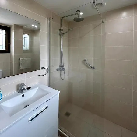 In Castle Harbour , Cristianos لوس كريستيانوس